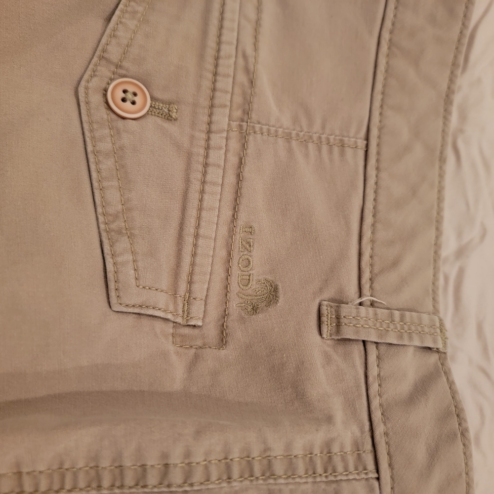 IZOD Saltwater Stretch Men's Tan Cargo Shorts WAIST 34/INSEAM 10.5 - Picture 3 of 4